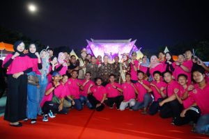 H Sandi Fahlepi bersama jajaran Kepala Perangkat Daerah Muba dan Bupati/Walikota se Provinsi Sumatera Selatan menghadiri pembukaan Festival Sriwijaya ke-XXXII Tahun 2024, di Pelataran Menpora Palembang, Jumat (21/6/2024).
