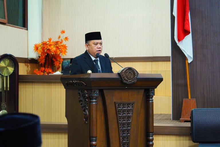 Raperda tentang RPJPD Kabupaten Muba Tahun 2025-2045 dan Raperda tentang Pencegahan dan Peningkatan Kualitas terhadap Perumahan Kumuh dan Permukiman Kumuh, di Ruang Rapat Paripurna DPRD Muba, Senin (24/6/2024).