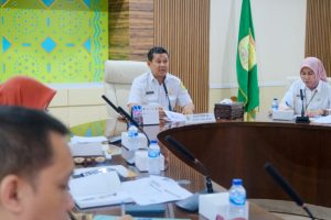 Rapat Finalisasi Pameran Apkasi Otonomi Expo (AOE) yang bertajuk "Meningkatkan Daya Saing Daerah Menuju Emas 2045" yang berlangsung di ruang rapat Serasan Sekate Gedung Pemkab Muba, Rabu (26/06/2024).