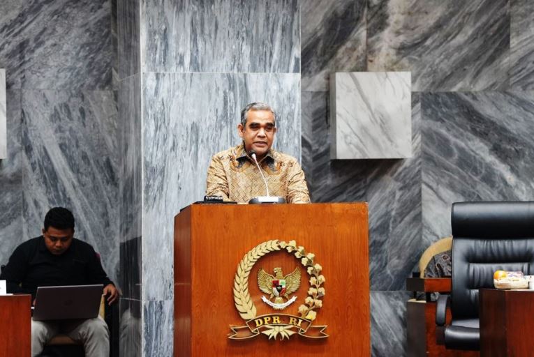 Sekretaris Jenderal Dewan Pimpinan Pusat Partai Gerakan Indonesia Raya, Ahmad Muzani, saat menghadiri Seminar Nasional Fraksi Partai Gerindra Komisi IV di Dewan Perwakilan Rakyat (DPR) Republik Indonesia (RI), di kompleks Parlemen, Senayan, Jakarta, hari Selasa tanggal 25 Juni 2024.