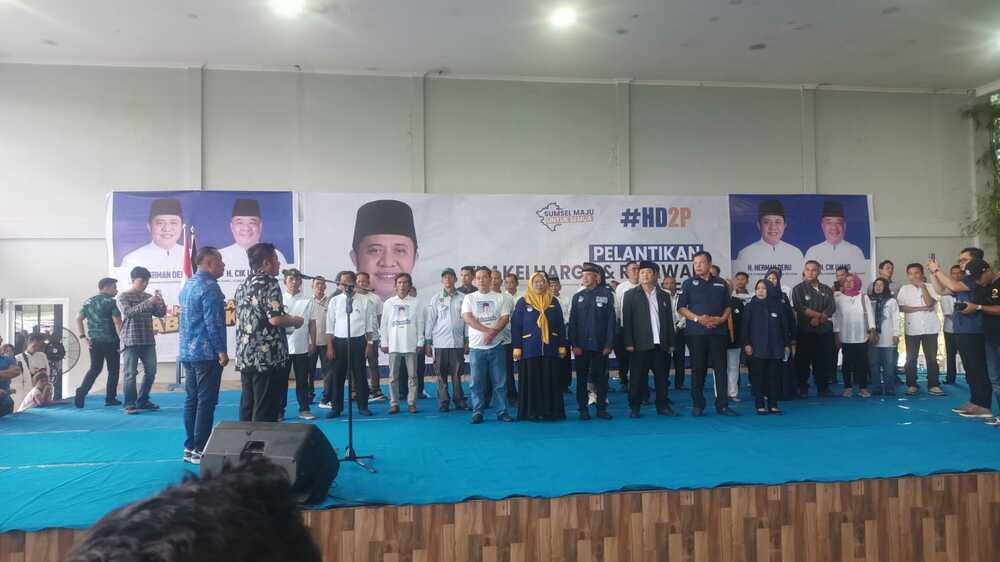 Bakal Calon Gubernur dan Wakil Gubernur Provinsi Sumatera Selatan (Sumsel) periode 2024-2029, Herman Deru (HD) serta Cik Ujang (CU), melantik serta mengukuhkan tim keluarga dan tim relawan Sumsel, pada hari Sabtu tanggal 1 Juni 2024.