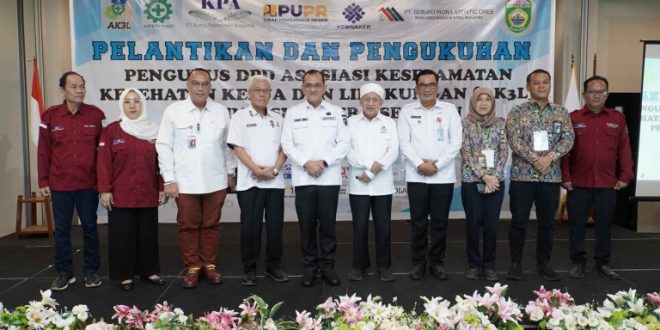 Pelantikan dan Pengukuhan Pengurus DPD Asosiasi Keselamatan Kesehatan Kerja dan Lingkungan (AK3L) Prov Sumsel bertempat di Hotel Amaris. Rabu, (24/07/2024).