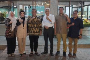 Sekjen DPP Gerindra Ahmad Muzani yang diantar langsung ketua DPD Gerindra Sumsel, Hj Kartika Sandra Desi di Jakarta, Senin malam (15/7).
