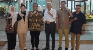 Sekjen DPP Gerindra Ahmad Muzani yang diantar langsung ketua DPD Gerindra Sumsel, Hj Kartika Sandra Desi di Jakarta, Senin malam (15/7).