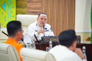 Penandatanganan pembaharuan pengadaan tanah penetapan lokasi (Penlok) pembangunan Tol Betung (Simpang Sekayu) - Tempino - Jambi di Kabupaten Muba, yang dilakukan di Ruang Rapat Bupati Muba, Rabu (24/7/2024).