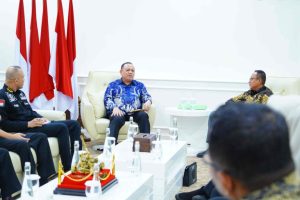 Sandi Fahlepi saat menerima audiensi dari pengurus Paguyuban Masyarakat Palembang Bersatu (PMPB) Kabupaten Muba, di Ruang Audiensi Bupati Muba, Kamis (25/7/2024).