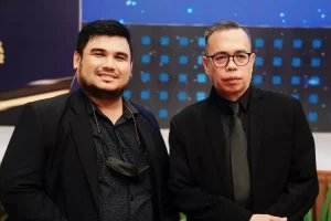 Direktur Eksekutif Lintas Politika Indonesia, Kemas Khoirul Mukhlis, bersama manajer Personal Branding Lintas Politika, Muhammad Darmansa.
