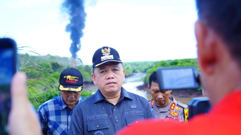 PJ.Bupati Muba bersama Sekretaris Daerah Gerak Cepat Turun Lapangan Tinjau Ilegal Drilling