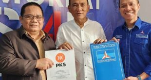 Pasangan Bakal Calon Wali Kota dan Calon Wakil Wali Kota Palembang, Ir. Yudha Pratomo Mahyuddin dan Ir. Baharudi, bersama Andi Arif.