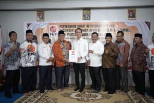 Partai Keadilan Sejahtera (PKS) resmi memberikan dukungan kepada Muchendi Mahzarekki dan Supriyanto untuk maju di Pemilihan Bupati (Pilbup) Kabupaten Ogan Komering Ilir (OKI) yang bakal digelar tanggal 27 November 2024 nanti.