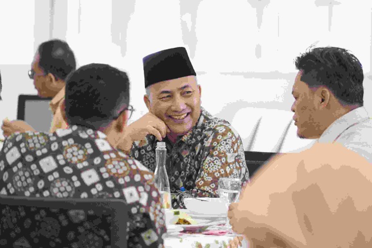 Kunjungan tersebut di pimpin langsung oleh Wakil Bupati Kabupaten Bangka Barat Bong Ming Ming SE, didampingi Direktur RSUD Sejiran Setason Kab.Bangka Barat dr Ratnosoppi MM dan Kepala BPKAD Kab.Bangka Barat Abimanyu SE MEc Dev Ak, Kamis (18/7/2024).