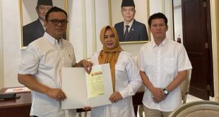 Bakal Calon Bupati Kabupaten Empat Lawang, Joncik Muhammad, menerima Surat Tugas dari Partai Gerakan Indonesia Raya (Gerindra) untuk maju di Pemilihan Bupati Kabupaten Empat Lawang, hari Minggu tanggal 21 Juli 2024. (MusiNews.id/SMSI Sumsel)
