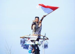 Lomba Panjat Pinang yang dilakukan Pemkab Muba di Taman Air Sekayu (Depan Rumah Dinas Bupati Muba), Jumat (16/8/2024).