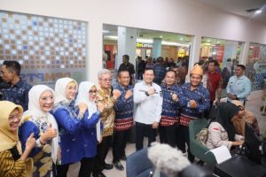 Elen Setiadi Melaunching Gerai Layanan Perizinan Untuk Publik Di Sumatera Selatan (LAKSAN) yang diselenggarakan oleh DPMPTSP Prov Sumsel.PS Mall, Kamis (29/08/2024).