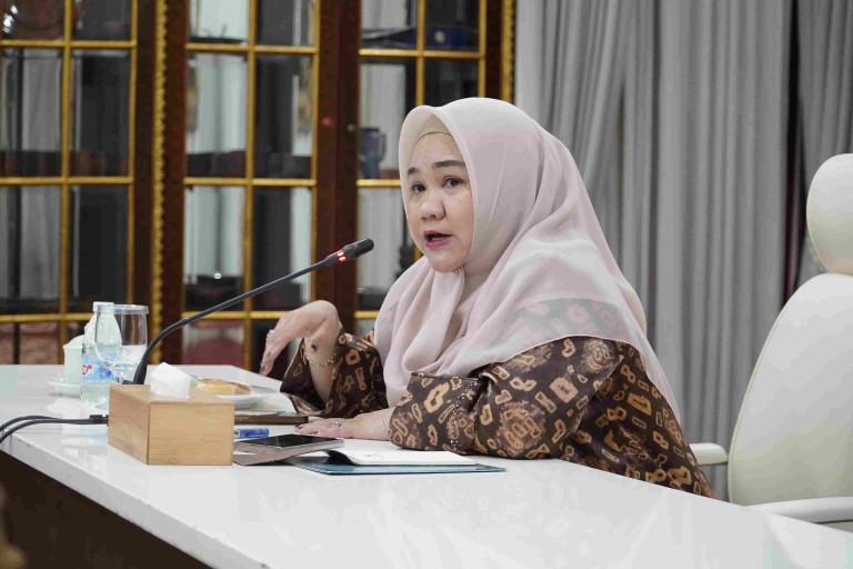 Pj Ketua TP PKK Ny, Melza Elen Setiadi Pimpin Rapat Lomba Masak Serba Ikan 2024 bersama Kepala Dinas Kelautan Dan Perikanan Sumsel Aries Irwan Wahyu., S.STPi., MSi. Griya Agung,(13/08/2024).