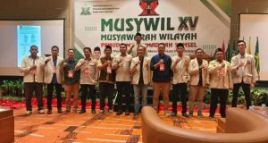 Fajar Febriansyah foto bersama peserta Musyawarah Wilayah XV Pemuda Muhammadiyah Provinsi Sumatera Selatan di Novotel Hotel Palembang, hari Minggu tanggal 4 Agustus 2024.