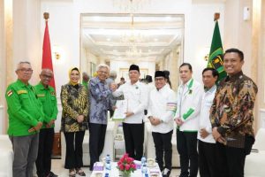 Mawardi Yahya dan R.A. Anita Noeringhati menerima dukungan dari Partai Persatuan Pembangunan untuk maju pada Pemilihan Gubernur Provinsi Sumatera Selatan tahun 2024. (MusiNews.id / Abdul Malik)