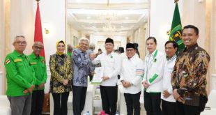 Mawardi Yahya dan R.A. Anita Noeringhati menerima dukungan dari Partai Persatuan Pembangunan untuk maju pada Pemilihan Gubernur Provinsi Sumatera Selatan tahun 2024. (MusiNews.id / Abdul Malik)