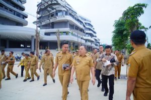 Rapat koordinasi dengan Presiden Republik Indonesia Joko Widodo di Ibukota Nusantara kabupaten Penajam Paser Utara propinsi Kalimantan Timur, Selasa (13/8/2024).
