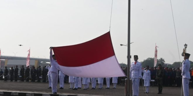 Upacara Pengibaran Bendera Merah Putih Hari Ulang Tahun (HUT) ke 79 Kemerdekaan Republik Indonesia tanggal 17 Agustus 2024 di Plaza Benteng Kuto Besak (BKB) Palembang
