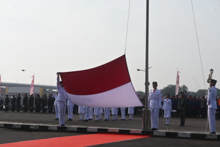 Upacara Pengibaran Bendera Merah Putih Hari Ulang Tahun (HUT) ke 79 Kemerdekaan Republik Indonesia tanggal 17 Agustus 2024 di Plaza Benteng Kuto Besak (BKB) Palembang