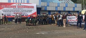 Simulasi Sistem Pengamanan Kota (Sispam-kota) dalam rangka Ops Mantap Praja Musi 2024, di Lapangan Terminal Randik Sekayu, Minggu (25/8/2024).