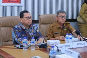 Rapat Koordinasi Struktur Organisasi di Lingkungan Pemerintah Kota Palembang bersama Pj Walikota Palembang A Damenta di Ruang Rapat Dinas PUPR Palembang, Senin (05/08).