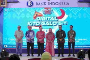 Elen Setiadi didampingi Pj. Dekranasda Sumatera Selatan, Melza Elen Setiadi menghadiri Pembukaan Kegiatan Digital Kito Galo 5th 2024 di Main Atrium, Palembang Indah Mall, Jum'at, 23 Agustus 2024.