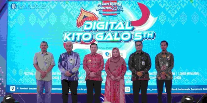 Elen Setiadi didampingi Pj. Dekranasda Sumatera Selatan, Melza Elen Setiadi menghadiri Pembukaan Kegiatan Digital Kito Galo 5th 2024 di Main Atrium, Palembang Indah Mall, Jum'at, 23 Agustus 2024.