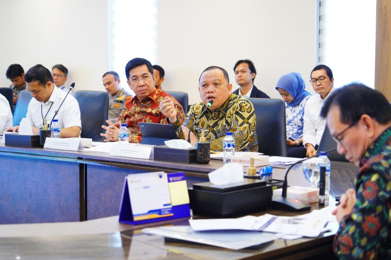 Pj Bupati saat menghadiri undangan Rapat Koordinasi Pembahasan Penanganan Ilegal Drilling Migas di ruang Rapat Loka Kretagama Gedung Ali Wardana Lt.3 Kementerian Koordinator Bidang Perekonomian RI, Rabu (28/8/2024)