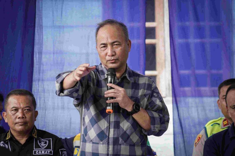 Kamis (29/8/2024) Sekda Muba Apriyadi Mahmud berkunjung ke lokasi Jembatan dan Posko Pengaduan dampak jembatan P.6 Lalan.