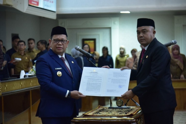 Aprizal Hasyim kini resmi menjabat sebagai Sekretaris Daerah Kota Palembang. Ia dilantik oleh Penjabat (Pj) Wali Kota Palembang Ucok Abdulrauf Damenta, di Ruang Parameswara Setda Palembang, Senin (9/9/2024).