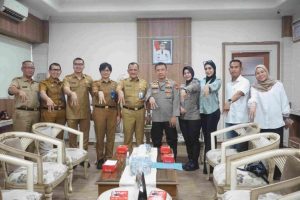Edward Candra menerima Pengurus Musi Runners serta jajaran dalam rangka Permohonan Kegiatan Musi Half Marathon, bertempat di Ruang Tamu Sekda Provinsi Sumsel, (2/9/2024)