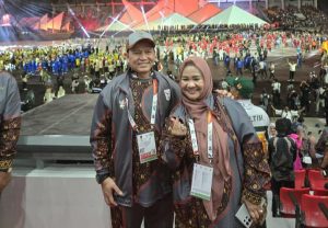 Elen Setiadi, S.H, M.S.E bersama Ketua Tim Penggerak (TP) Pemberdayaan Kesejahteraan Keluarga (PKK) Sumsel, Melza Elen Setiadi menghadiri pembukaan Pekan Olahraga Nasional (PON) XXI Aceh-Sumatera Utara tahun 2024 di Stadion Harapan Bangsa (SHB), Lhong Raya, Banda Aceh, Senin (9/9/2024) malam.