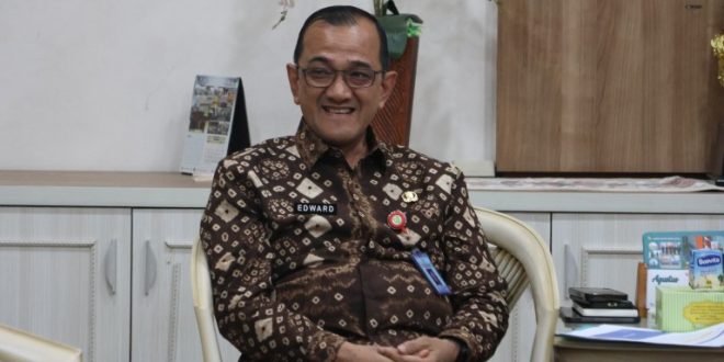 Edward Candra menerima kunjungan Branch Manager PT. Taspen (PERSERO) Deddi Muslim beserta jajaran dalam rangka menyampaikan program kegiatan penyerahan bantuan pendidikan untuk anak TNI dan POLRI serta kepesertaan ASN, PPPK dan DPRD pada Taspen Group. Bertempat di Ruang Tamu Sekda Sumsel, Palembang (12/09/2024).