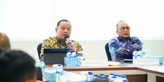 Rapat koordinasi dengan para stakeholder dan pemangku kepentingan dalam upaya percepatan pembangunan kembali Jembatan P6 Kecamatan Lalan yang ambruk akibat ditabrak tongkang perusahaan muatan batu bara, di Ruang Meeting Gedung INews, Jakarta Pusat, Kamis (5/9/2024).