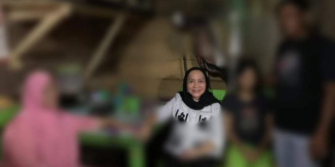 Hj. Lucianty, mengunjungi rumah siswa SMPN 5 Sekayu, korban bullying oleh teman satu kelasnya, yang sempat viral di Media Sosial (Medsos) beberapa hari lalu.