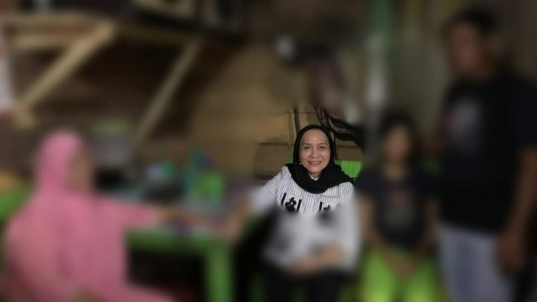 Hj. Lucianty, mengunjungi rumah siswa SMPN 5 Sekayu, korban bullying oleh teman satu kelasnya, yang sempat viral di Media Sosial (Medsos) beberapa hari lalu.