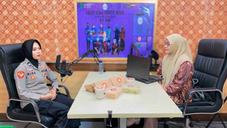 Radio Gema Randik 97 FM Host dalam podcast Spesial Dinkominfo Bangkit UMKM Muba, Kamis (12/9/2024) di gedung Dinas Kominfo Muba.