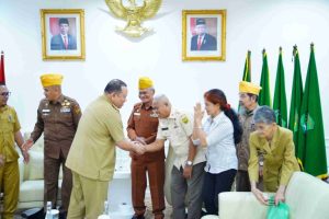 H Sandi Fahlepi secara khusus menerima kunjungan Pengurus Legiun Veteran Republik Indonesia (LVRI) Provinsi Sumatera Selatan, di Ruang Audiensi Bupati Muba, Senin (23/9/2024).
