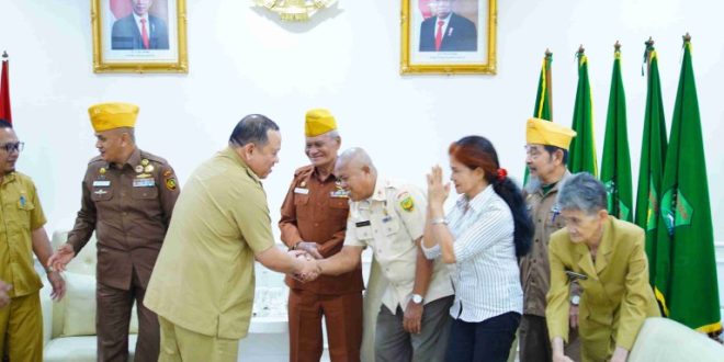 H Sandi Fahlepi secara khusus menerima kunjungan Pengurus Legiun Veteran Republik Indonesia (LVRI) Provinsi Sumatera Selatan, di Ruang Audiensi Bupati Muba, Senin (23/9/2024).