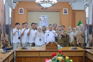 A Damenta menerima audiensi Perum Bulog Kanwil Sumsel Babel membahas rencana pelaksanaan penyaluran beras terhadap Aparatur Sipil Negara (ASN) di Lingkungan Pemerintah Kota (Pemkot) Palembang, Selasa (24/9/2024) pagi.