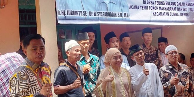 Bakal Calon Bupati (Cabup) Kabupaten Musi Banyuasin (Muba), Hj. Lucianty, melakukan pertemuan dengan Tokoh Masyarakat (Tomas) dan ibu-ibu yang berada di Desa Tebing Bulang, Kecamatan Sungai Keruh, pada hari Minggu tanggal 8 September 2024. (MusiNews.id/Triono)