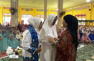 Belum Jadi Bupati, Hj. Lucianty Sudah Jalankan Program Prioritas Berikan Santuan Kematian