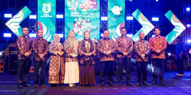 Ribuan masyarakat Muba tampak antusias turut menyaksikan rangkaian kegiatan yang terpusat di Area Stable Berkuda Sekayu tersebut, Sabtu (28/9/2024).