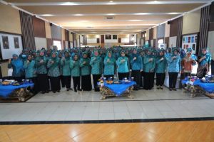 Melza saat kunjungan kerja dalam rangka pembinaan 10 program pokok PKK di kota Prabumulih yang berlangsung di aula gedung kesenian pemkot Prabumulih, Jumat (13/9/2024).