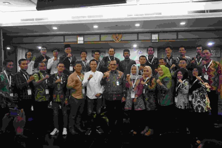 Edward Candra isi materi pelatihan peningkatan kapasitas aparatur pemerintah desa dan program penguatan pemerintahan dan pembangunan desa (P3PD) angkatan 7 Provinsi Sumsel Tahun 2024. Bertempat di Emilia Hotel, palembang (26/09/2024).