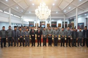 Edward Candra, MH secara resmi melepas keberangkatan Kafilah Provinsi Sumsel menuju Provinsi Kalimantan Timur (Kaltim) guna mengikuti Musabaqah Tilawatil Qur’an (MTQ) Tingkat Nasional XXX Tahun 2024.Jumat, (6/09/2024).