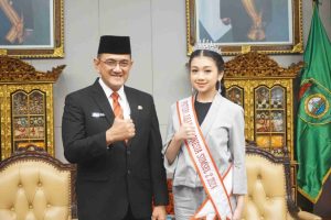 Kirana Pramudita Sanjaya dalam rangka menyampaikan persiapan untuk mengikuti ajang Puteri Anak Indonesia Tingkat Nasional di Hall B Griya Agung Palembang, Jumat, (6/9/2024).