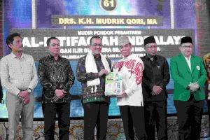 Edward Candra Melaunching buku Ulama Terbang Rahmatan Lil'alamin di OPI Mall Palembang, Kamis, (29/8/2024).